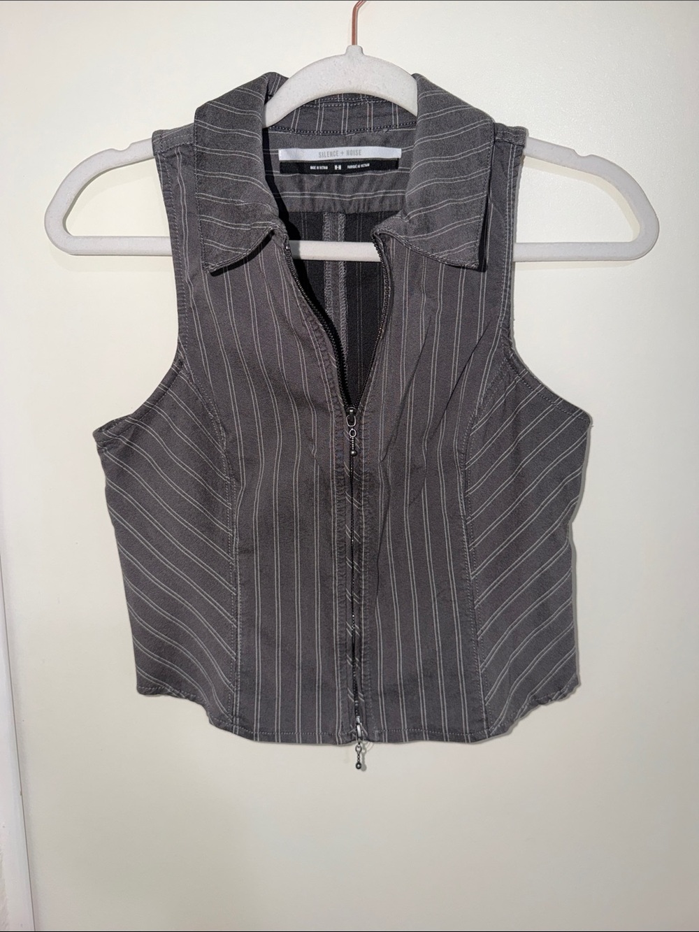 silence + noise Gray Pinstripe Zip Collared Tank Top | M